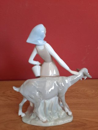 Figura Lladro Niña con Cabra