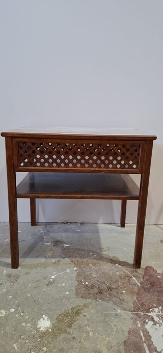 Mesa auxiliar oriental de madera