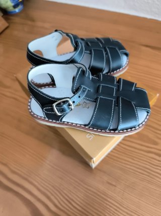 Sandalias niño marino.
