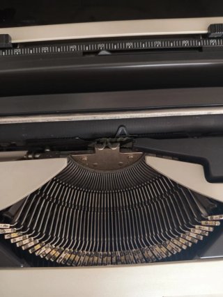 Olivetti Lettera 12 Máquina de Escribir Portátil