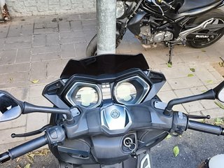 Yamaha X-MAX 250 Momo Design
