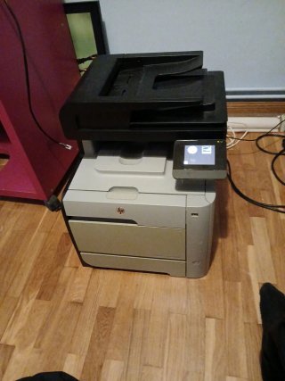 Impresora HP Color LaserJet Pro MFP M476