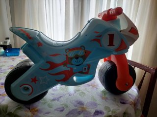 Moto correpasillos infantil