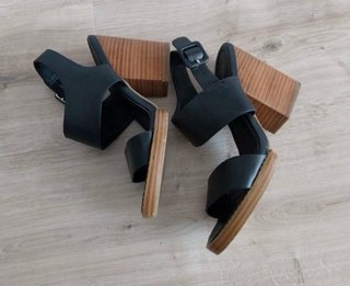 Sandalias de tacón Parfois negras