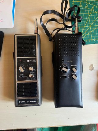 2 Radios BT5602 Walkie Talkie Funda Negra