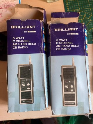 2 Radios BT5602 Walkie Talkie Funda Negra