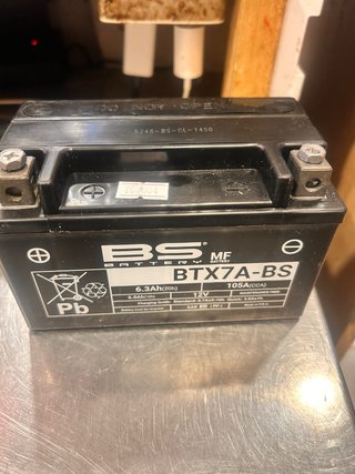 Batería Moto BS BTX7A-BS 12V 105A