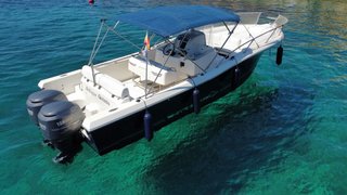 Barco White Shark 285 con 2 motores Yamaha 225cv