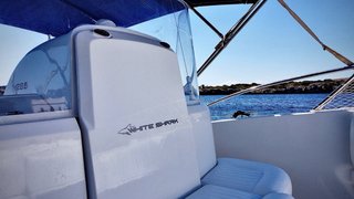 Barco White Shark 285 con 2 motores Yamaha 225cv