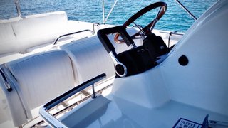 Barco White Shark 285 con 2 motores Yamaha 225cv