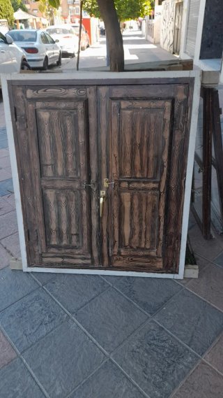 Ventana de madera antigua...