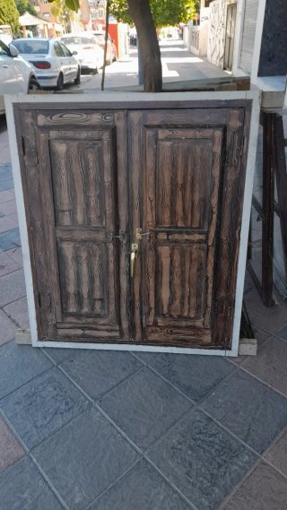 Ventana de madera antigua...