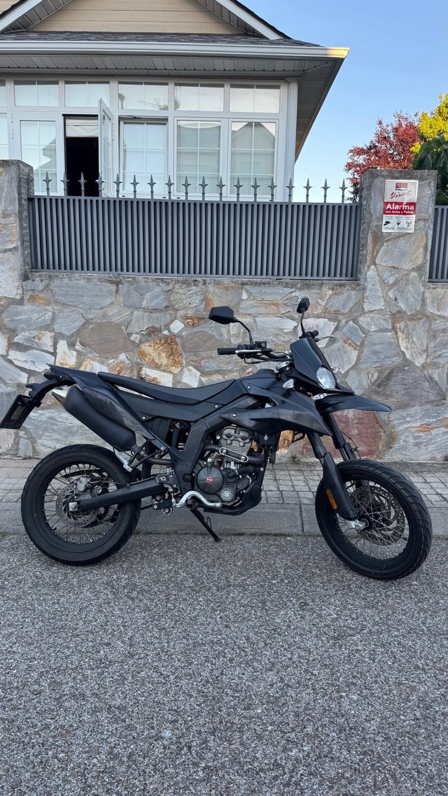 Aprilia SX 125 ABS Supermotard Negra