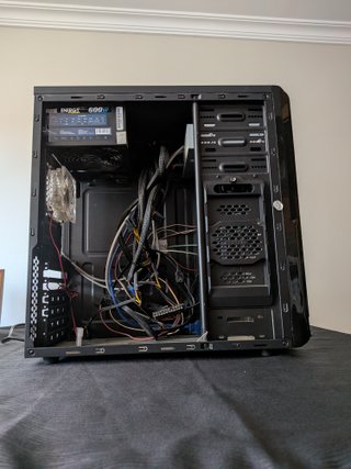 Caja PC + Fuente Alimentación 600W
