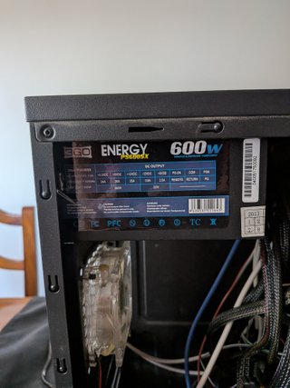 Caja PC + Fuente Alimentación 600W