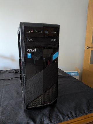 Caja PC + Fuente Alimentación 600W