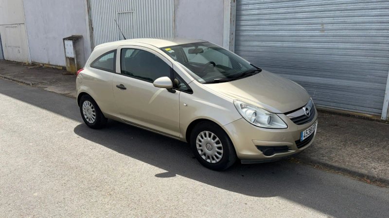 Opel Corsa 2010 - foto 1
