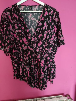Blusa SHEIN Estampado Rosa