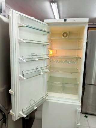 Nevera combi marca liebherr 200/60cm A+ i garantia