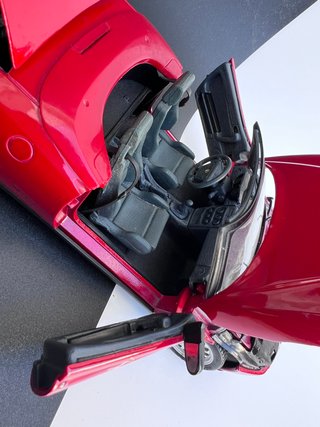 Alfa Romeo Spider 1/18 Maisto Rojo