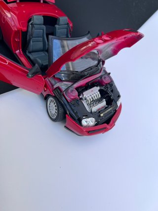 Alfa Romeo Spider 1/18 Maisto Rojo