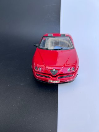 Alfa Romeo Spider 1/18 Maisto Rojo