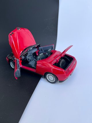 Alfa Romeo Spider 1/18 Maisto Rojo