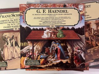 24 vinilos de música clásica de Salvat.