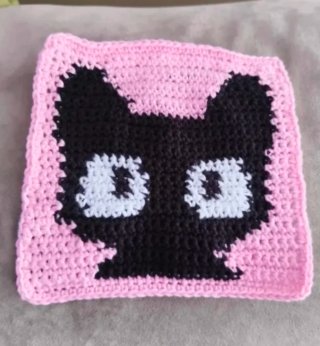 Granny  gato negro rosa hecho a mano por encargo
