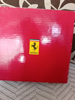 Caja Ferrari Original