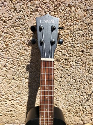 Ukelele soprano Lanai C380.050UK-21 BKM + afinador