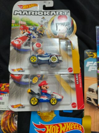 Hotwheels Premium Monster Trucks y Base Sellados
