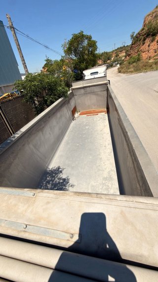 Camión cabeza tractora + bañera