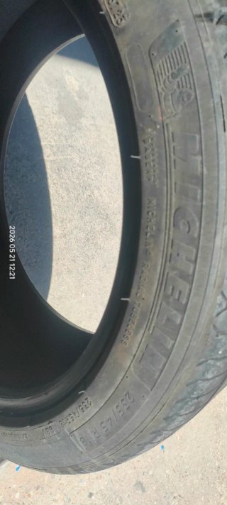 Michelin 235/45 R18 98V Neumático