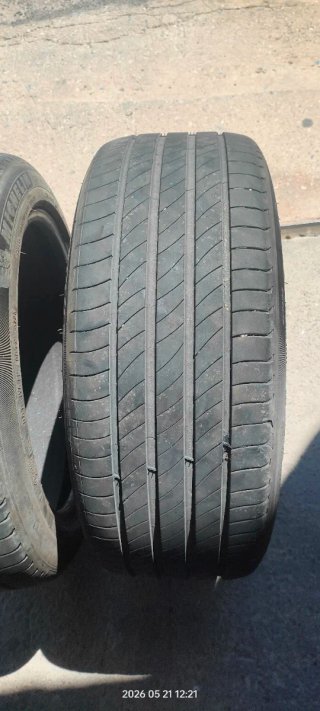 Michelin 235/45 R18 98V Neumático
