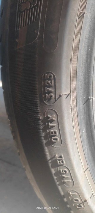 Michelin 235/45 R18 98V Neumático