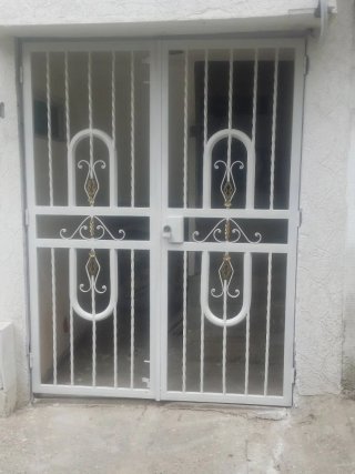 Puertas, ventanas, estructura, metálica
