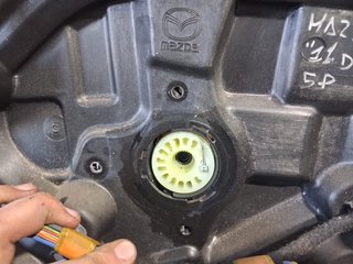 ELEVALUNAS DELANTERO DERECHO MAZDA 3 BERLINA (BL) 133091