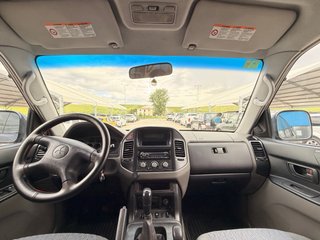 Mitsubishi Montero 2005