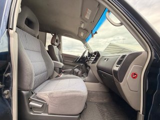 Mitsubishi Montero 2005