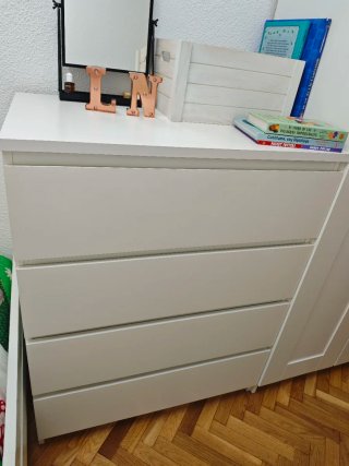 Cómoda Malm IKEA 4 cajones blanca