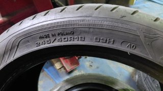 Neumáticos 245/40/18