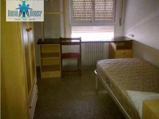 Ático en venta en Hospital - Parque sur en Albacete