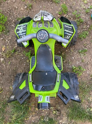 Quad Kawasaki para niño