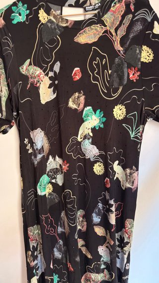 Vestido estampado camaleones y flores