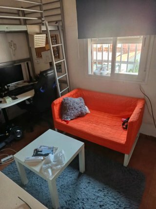 SE VENDE SOFA DE DOS PLAZAS