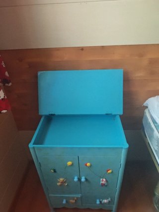 Mesita de noche infantil