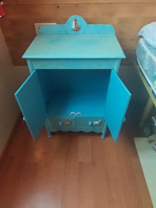 Mesita de noche infantil
