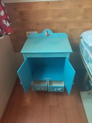 Mesita de noche infantil