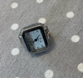 Anillo Reloj BQZHI Plata y Blanco